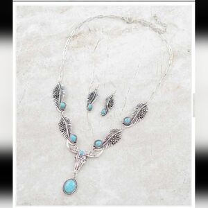 ✨️Sale✨️Turquoise Steer Skull Drop Necklace
